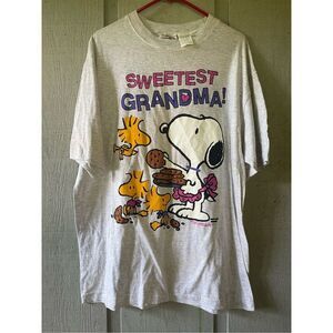 Vintage 90’s Sweetest Grandma Snoopy Peanuts T-shirt Large